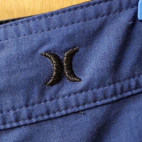 Hurley phantom board shorts,  size 33 - Picture 2 of 7